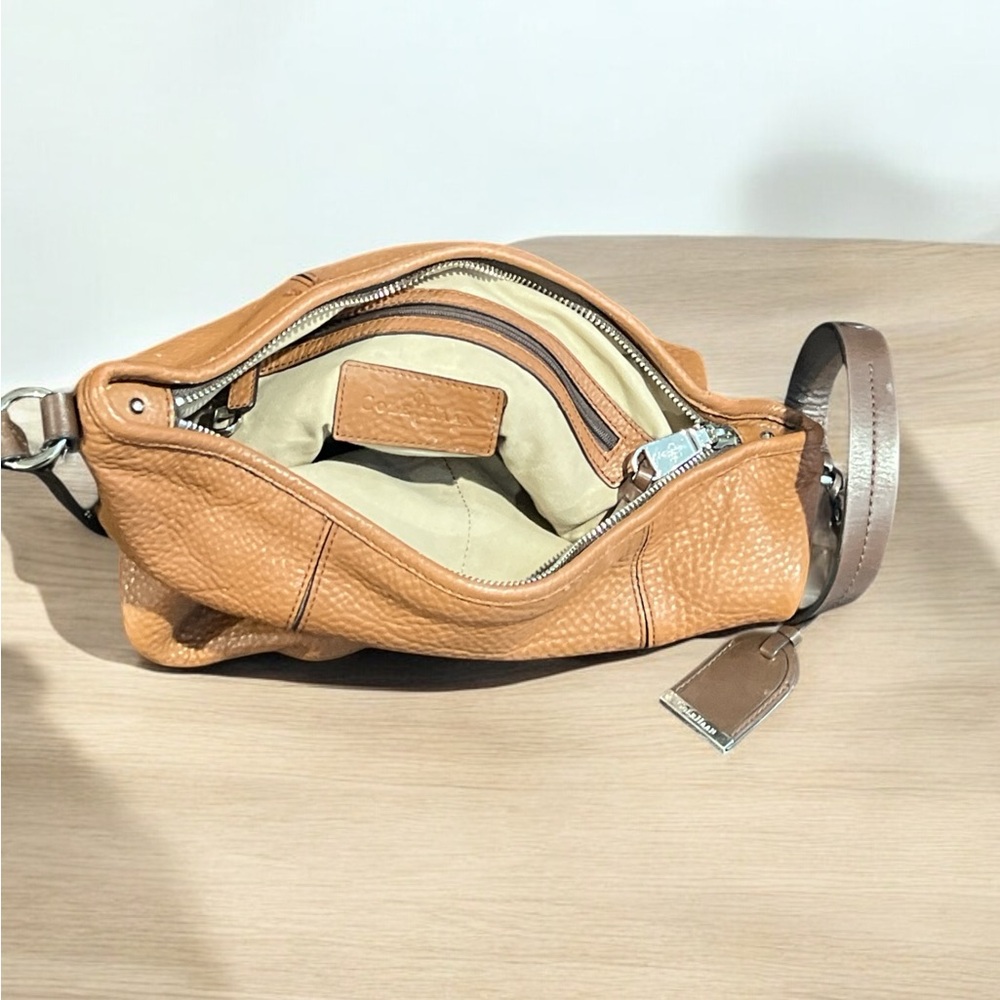Cole Haan Brown Leather Bucket Hobo Bag Woodbury B40619 Two Tone. - Picture 6 of 7